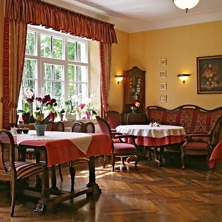 Отель Rhoen Waldcafe St. Georg 4*