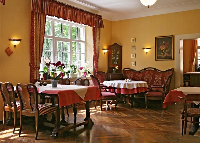 Hotell Rhon Waldcafe St. Georg 4*
